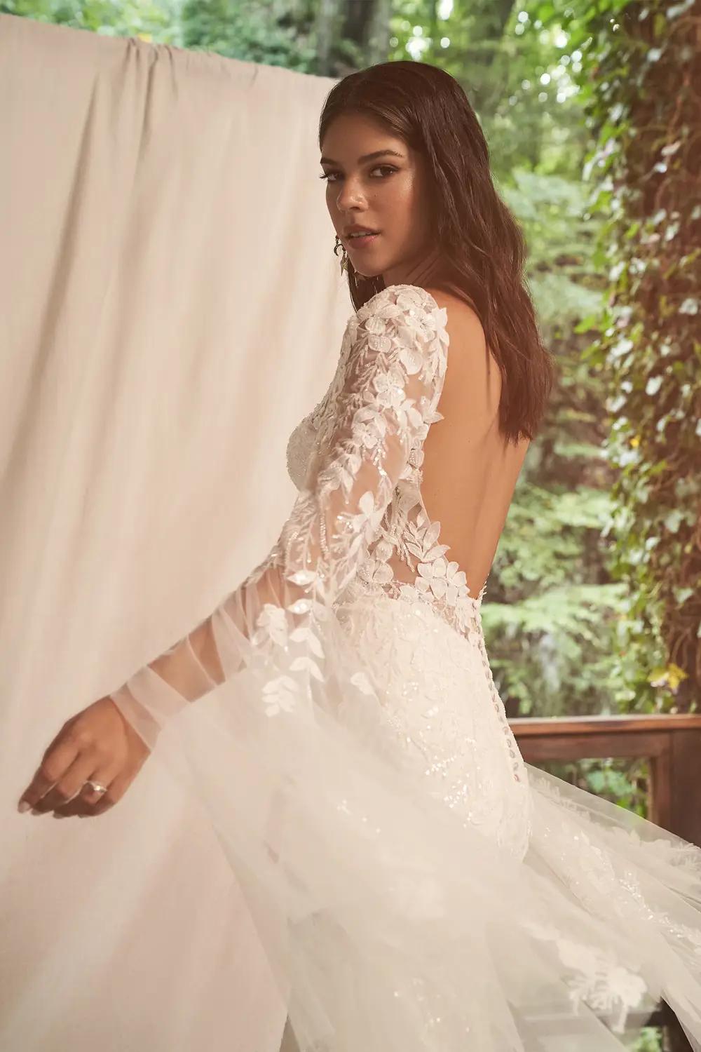 Long Sleeve Lace Fitted Wedding Dress