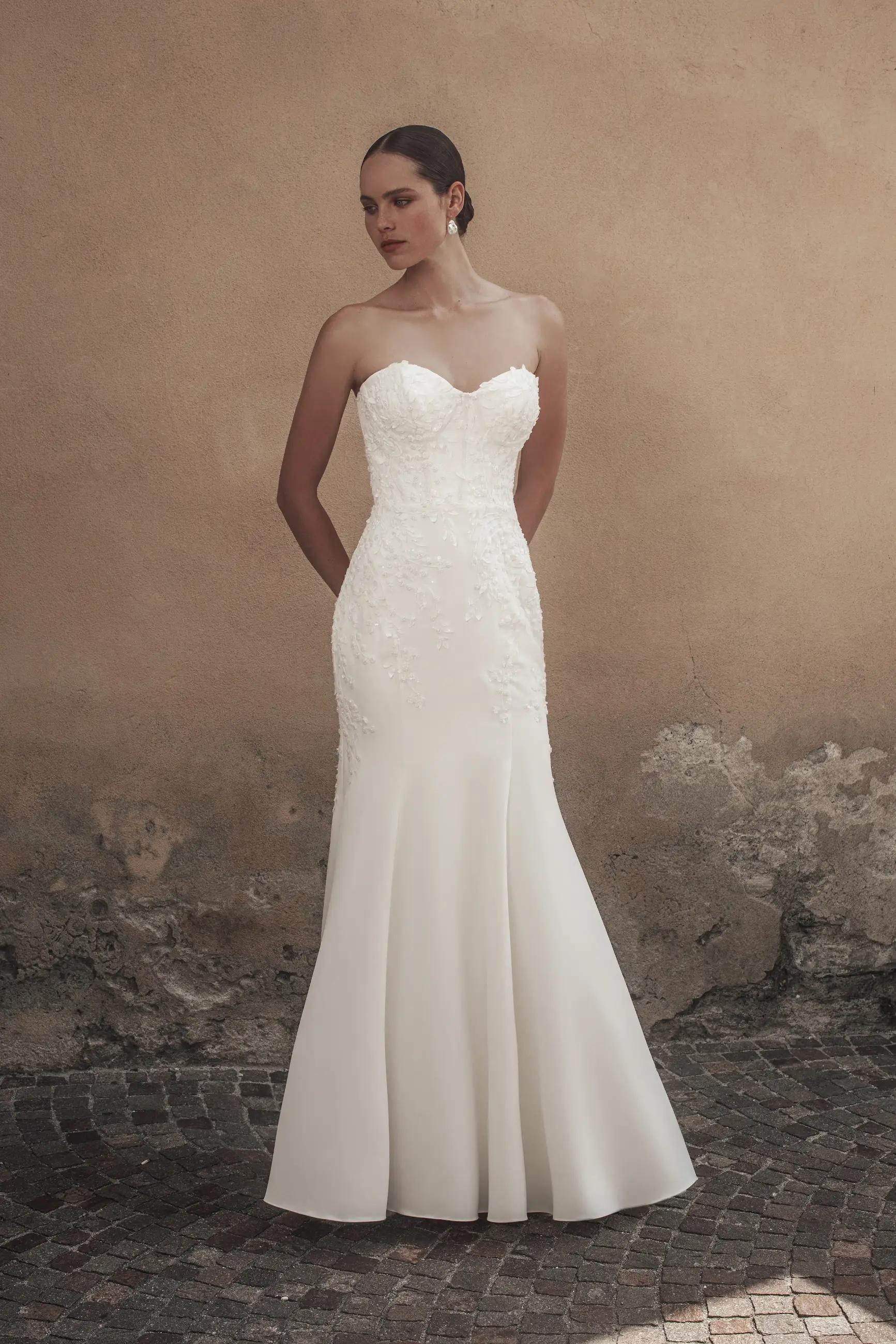 Strapless Fitted Wedding Dress