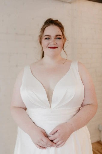 Julia Leigh #1255PL #1 thumbnail