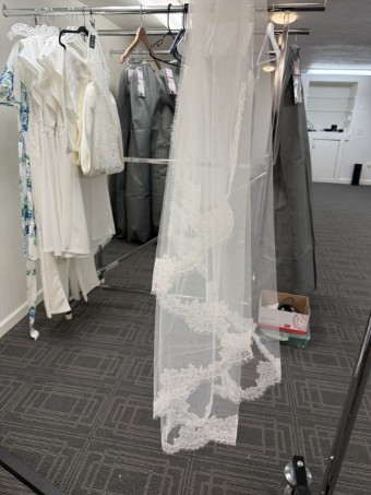 Veils & Accessories #V7900 #0 default Ivory thumbnail